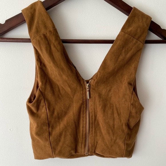 3/$15♻️ Dynamite Cropped Faux Suede Tank XS - Picture 4 of 4